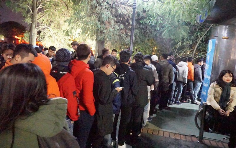 Nên đi vệ sinh ở nhà trước khi tham gia bữa tiệc countdown.