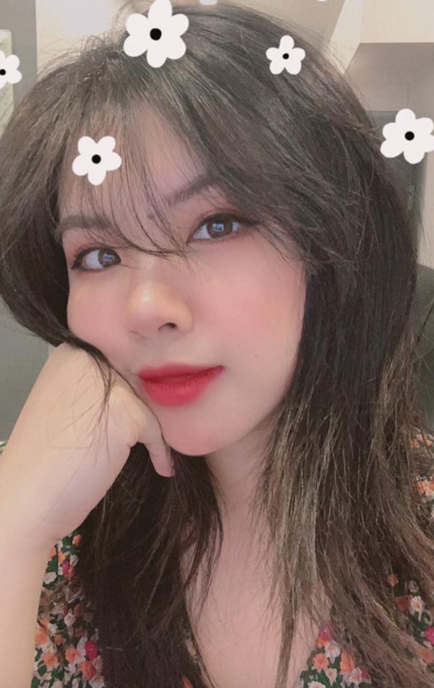 Hồng Nhật là một cô gái khá kín tiếng và không chia sẻ nhiều thông tin trên trang cá nhân.