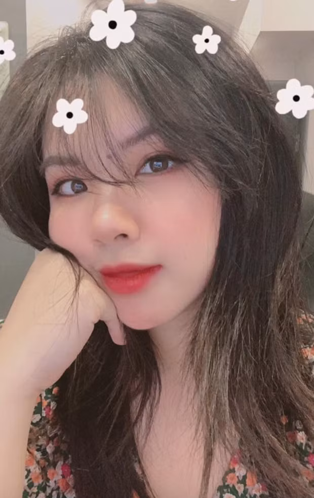 Hồng Nhật là một cô gái khá kín tiếng và không chia sẻ nhiều thông tin trên trang cá nhân.