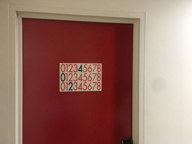 Thiết kế độc đáo của căn phòng này giống như một bài toán cần người giải.