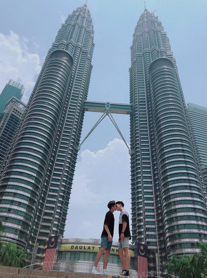 Kế hoạch tương lai của Sơn là sẽ mở rộng shop quần áo, chăm chỉ kinh doanh. Và cậu cũng ấp ủ một chuyến đi Úc cùng người yêu, vào một ngày đẹp trời gần nhất. Ảnh: Facebook nhân vật