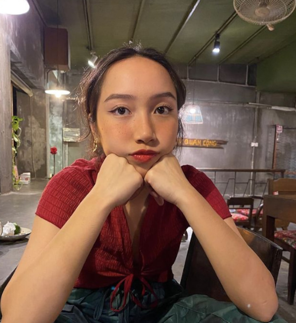 Mới đây, cô con gái út nhà diva Mỹ Linh - Mỹ Anh vừa cập nhật những hình ảnh cá nhân với diện mạo mới, đầy sức nóng bỏng và thu hút ở tuổi 18 đẹp nhất của mình.