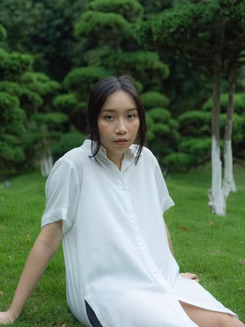 Mỹ Anh luôn tự tin, hào hứng mỗi khi bước vào phòng thu. Khi mới chỉ 14 tuổi, Mỹ Anh đã cho ra album đầu tay với tên gọi "Bài hát cho Bi".