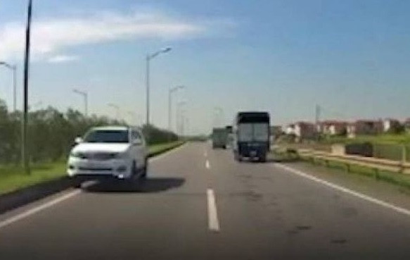 Tai xe di nguoc chieu cao toc Ha Noi – Thai Nguyen bi phat 17 trieu-Hinh-2