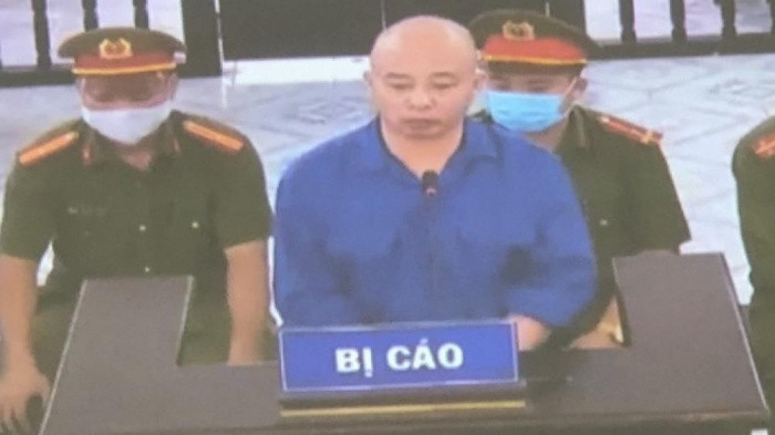 4. Đường “Nhuệ” nhận 30 tháng tù: Toà án nhân dân TP Thái Bình đã tuyên phạt bị cáo Nguyễn Xuân Đường 2 năm 6 tháng tù về tội "Cố ý gây thương tích". Ngay tại phiên tòa, đại diện luật sư của Nguyễn Xuân Đường đã trao 100 triệu đồng cho phía bị hại là anh Mai Thế Duy để bồi thường nạn nhân sau khi bị hành hung, tổn thương 15% sức khỏe. Đường “Nhuệ” tự bào chữa với lý do biết tội của mình, không tranh luận mất thời gian của HĐXX.