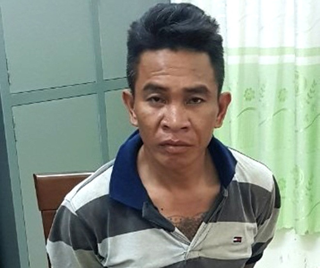 5. Tưới xăng đốt người tình do mâu thuẫn: Công an tỉnh Bình Thuận cho biết cơ quan này đã bắt giam Lê Minh Hoàng (36 tuổi, ngụ huyện Tuy Phong) để điều tra về hành vi Giết người. Hoàng sống chung với chị Nguyễn Thị Trang (38 tuổi, ngụ tại Phú Quý). do mâu thuẫn, Hoàng tưới xăng lên người chị Trang rồi châm lửa đốt. Nạn nhân bị bỏng 20% độ IIAB ở mặt, cổ và thân. Hoàng ngăn cản không cho ai cứu, sau đó bỏ trốn khỏi địa phương.