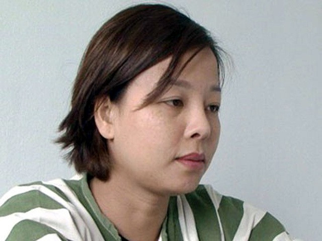 1. Nữ quái ngân hàng trốn truy nã vẫn lừa 54 tỷ đồng: Đoàn Mai Thanh (38 tuổi, thành phố Hạ Long, tỉnh Quảng Ninh) trốn truy nã vì chiếm đoạt tài sản khi là nhân viên ngân hàng. Trốn lên Hà Nội, bằng thủ đoạn lừa bán điện thoại iPhone giá rẻ qua facebook, Thanh chiếm đoạt của 13 nạn nhân với tổng số tiền 54 tỷ đồng. Ngày 18/8, Thanh bị TAND Hà Nội tuyên phạt bị cáo tù chung thân cho các tội danh trước đây và hiện tại.