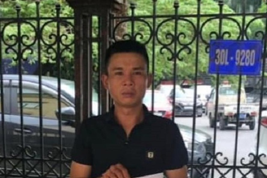 5. Bắt tên trộm thích "nhảy" xe Honda SH, Piaggio: Công an quận Cầu Giấy (Hà Nội) phát hiện Nguyễn Văn Nguyện (30 tuổi, Thanh Hoá) điều khiển xe máy Honda SH màu đen, qua khai thác, đối tượng thừa nhận đã lấy trộm xe SH tại toà nhà Imperia (quận Hai Bà Trưng). Nguyện khai đã trộm xe Piaggio Liberty tại đường Minh Khai. Hiện Nguyễn Văn Nguyện đã bị bắt để điều tra làm rõ.