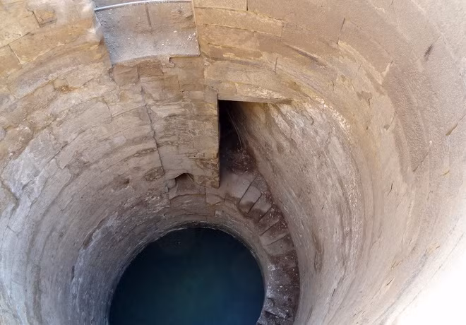 Một ví dụ điển hình cho kiến trúc này là nilometer tại đền Kom Ombo, phía bắc Aswan. Ảnh: Olaf Tausch.