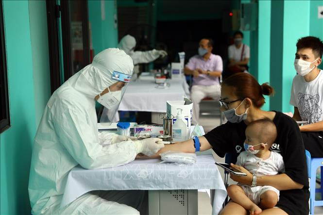 Nhieu bat cap khi to chuc test nhanh COVID-19 o Ha Noi-Hinh-3