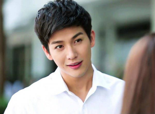 Không chỉ có tiền, mẫu đàn ông này còn có địa vị trong xã hội, được nhiều người nể trọng. Nếu chọn đúng ngành nghề để theo đuổi họ sẽ làm rạng danh gia đình, đảm bảo cho vợ con cuộc sống ấm no cả đời.