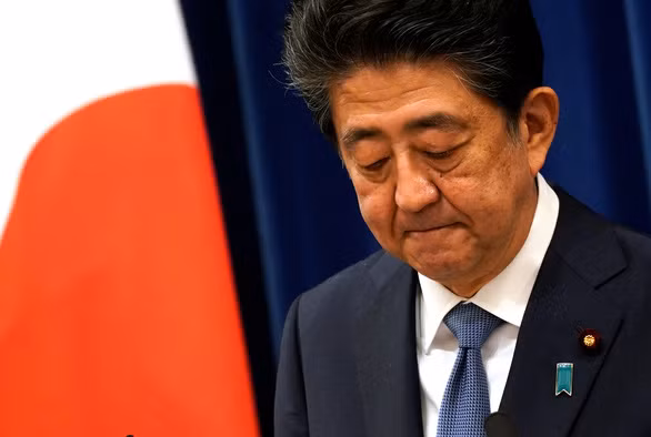 Ông Abe nói rằng ông xin lỗi người dân Nhật Bản "từ tận đáy lòng" vì không thể làm tròn nghĩa vụ của mình.
