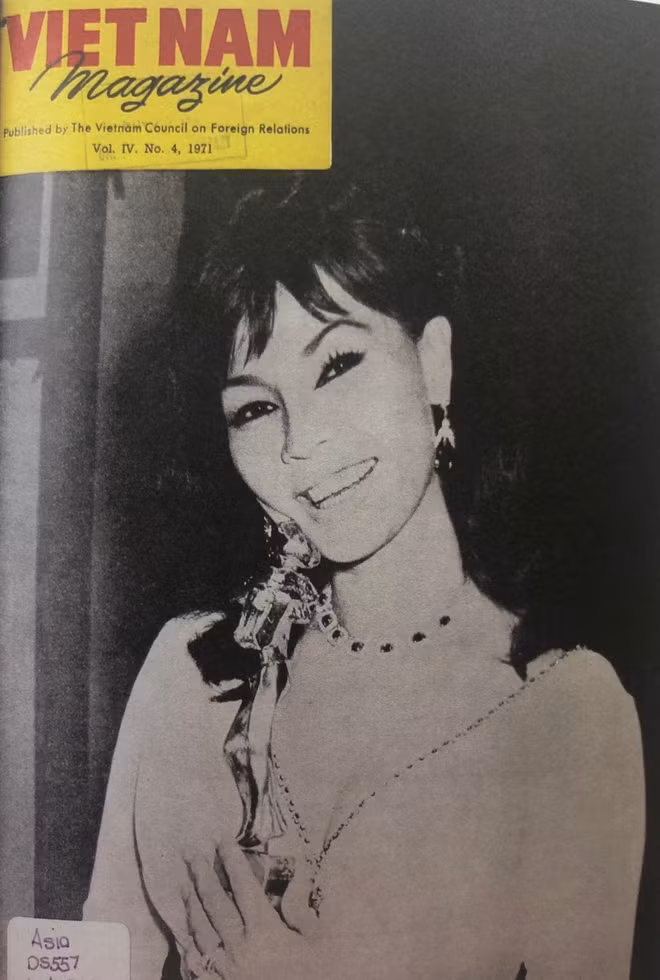 Kim Vui chỉ tham gia trong vài bộ phim, bà nổi tiếng khi vào vai nữ ca sĩ trong phim Chân trời tím. Với nhan sắc và thân hình quyến rũ, Kim Vui được gọi là "thần vệ nữ". Báo giới những năm 1960-1970 gọi Kim Vui là "Người phụ nữ hấp dẫn nhất của Sài Gòn".