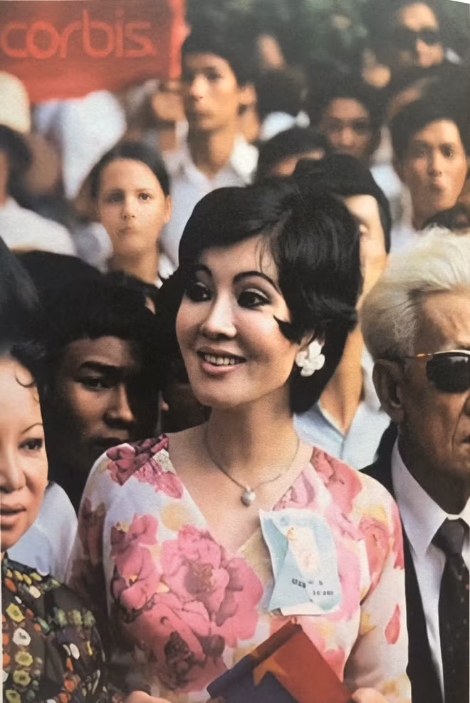 Thẩm Thúy Hằng là một nhan sắc lộng lẫy, một trong tứ đại mỹ nhân của điện ảnh miền Nam trước đây cùng Kiều Chinh, Thanh Nga, Kim Cương. Bà nổi tiếng khi diễn xuất trong phim Người đẹp Bình Dương.