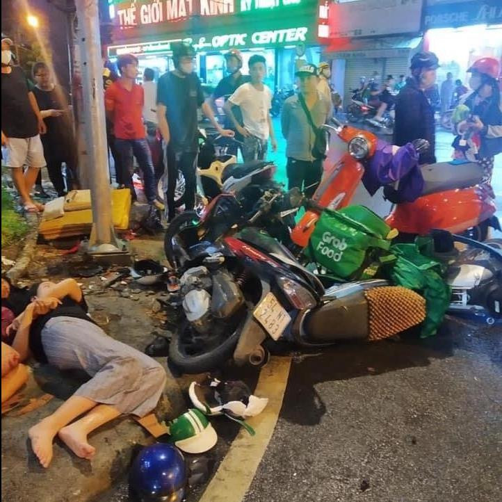 Nu tai xe 23 tuoi huc hang loat xe may khai gi?