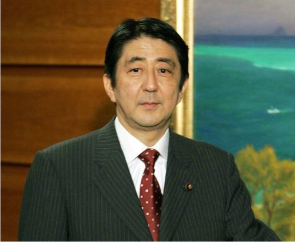 Ông Abe nhậm chức thủ tướng lần đầu tháng 9/2006. Ảnh: Kyodo.