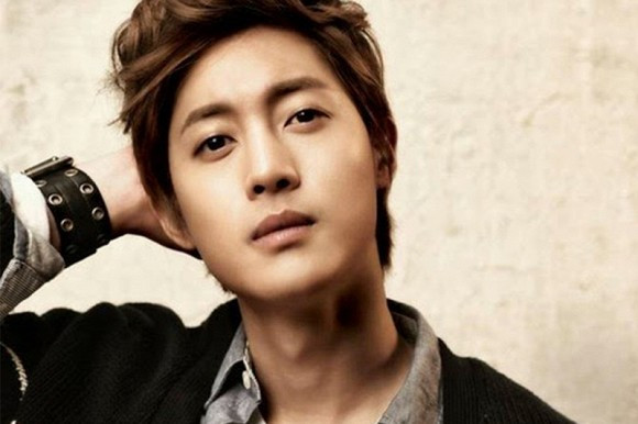 Nhân tướng học cho rằng cằm của một người đại diện cho kho của cải của họ. Nếu đàn ông sở hữu chiếc cằm tròn, cân đối nghĩa là kho của cải sẽ luôn đầy ắp tiền tài, cứ vơi lại đầy. Càng về hậu vận họ càng phát tài phát lộc, an yên hưởng phúc. 