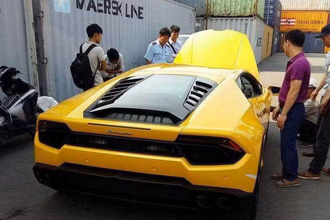 Theo một số tin đồn, chiếc Huracan LP580-2 này về Việt Nam nhằm phục vụ cho Triển lãm Ôtô Quốc tế 2016 tại Việt Nam vào cuối tháng 10.