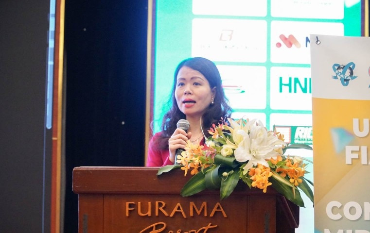 Bà Hằng từng đảm nhiệm các chức vụ: Phó Vụ trưởng, Vụ Hợp tác kinh tế đa phương, Bộ Ngoại giao; Tham tán Công sứ, Đại sứ quán Việt Nam tại Singapore; Phó Vụ trưởng, Ban Thư ký quốc gia APEC 2017; Quyền Vụ trưởng, sau đó là Vụ trưởng, Vụ Hợp tác kinh tế đa phương, Bộ Ngoại giao; Trợ lý Bộ trưởng Bộ Ngoại giao, kiêm Vụ trưởng Vụ Tổng hợp kinh tế, Bộ Ngoại giao. 