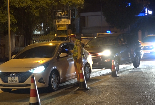 Hai Duong: Mot phu nu bi phat 35 trieu do vi pham nong do con