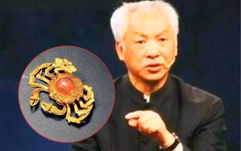 Ban nha de mua co vat, co gai choang khi chuyen gia dinh gia