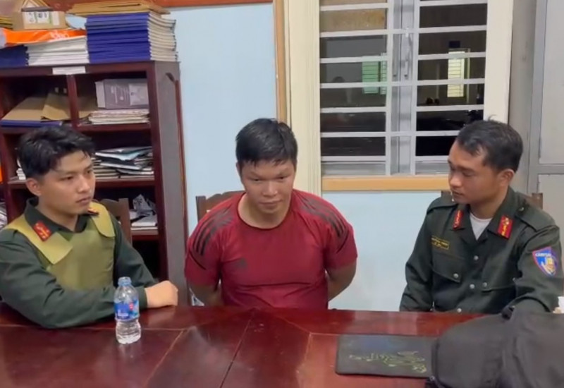 Khởi tố kẻ bắt cóc con gái bạn thân, đòi 2 tỷ tiền chuộc Khoi to ke bat coc con gai ban than, doi 2 ty tien chuoc