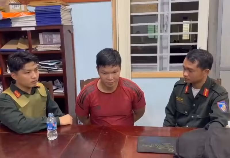 Khởi tố kẻ bắt cóc con gái bạn thân, đòi 2 tỷ tiền chuộc Khoi to ke bat coc con gai ban than, doi 2 ty tien chuoc