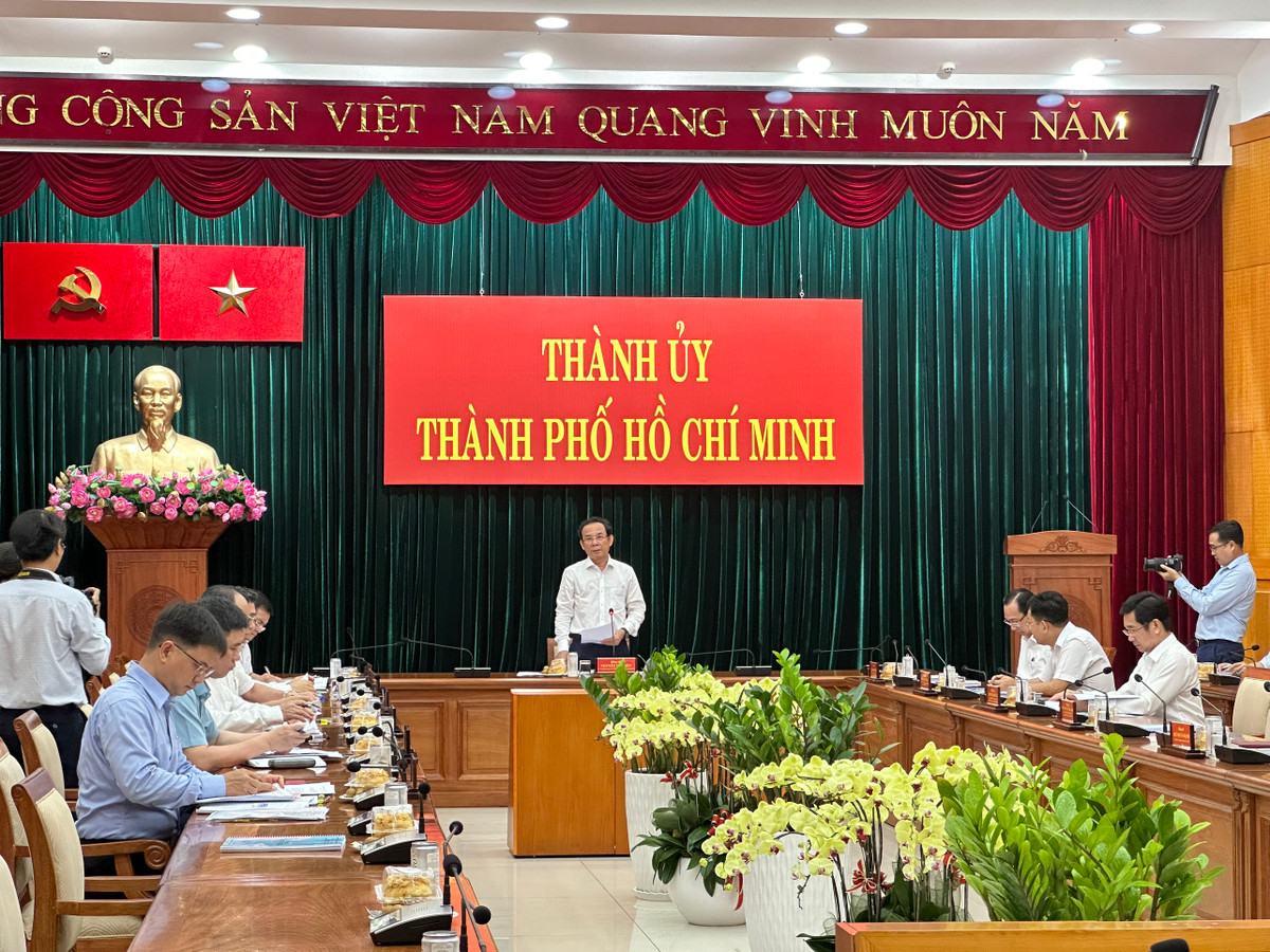 Thanh uy TP HCM mua tin ve phong, chong tham nhung, tieu cuc