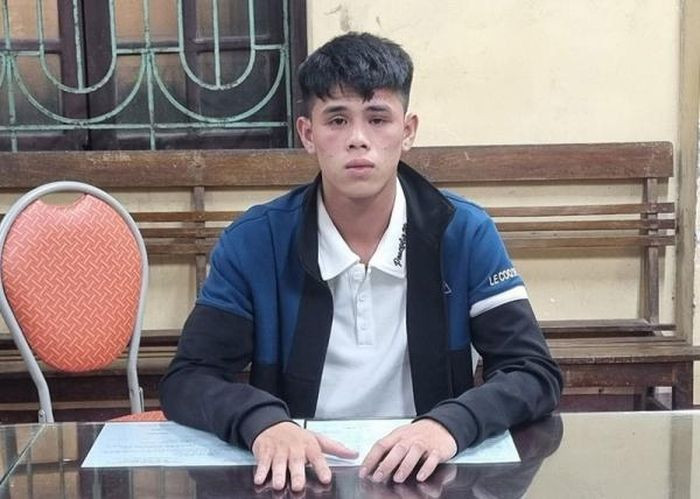 Hai Duong: Lai xe thong chot kiem soat con khien mot can bo cong an bi thuong