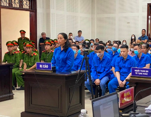 Cựu Giám đốc Sở GD&ĐT Quảng Ninh nói sai lớn nhất là…nhận quà Cuu Giam doc So GD&DT Quang Ninh noi sai lon nhat la…nhan qua