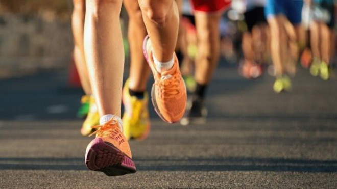 Loạn giải chạy marathon: Hai mặt của vấn đề kinh tế… sức khoẻ? Loan giai chay marathon: Hai mat cua van de kinh te… suc khoe?