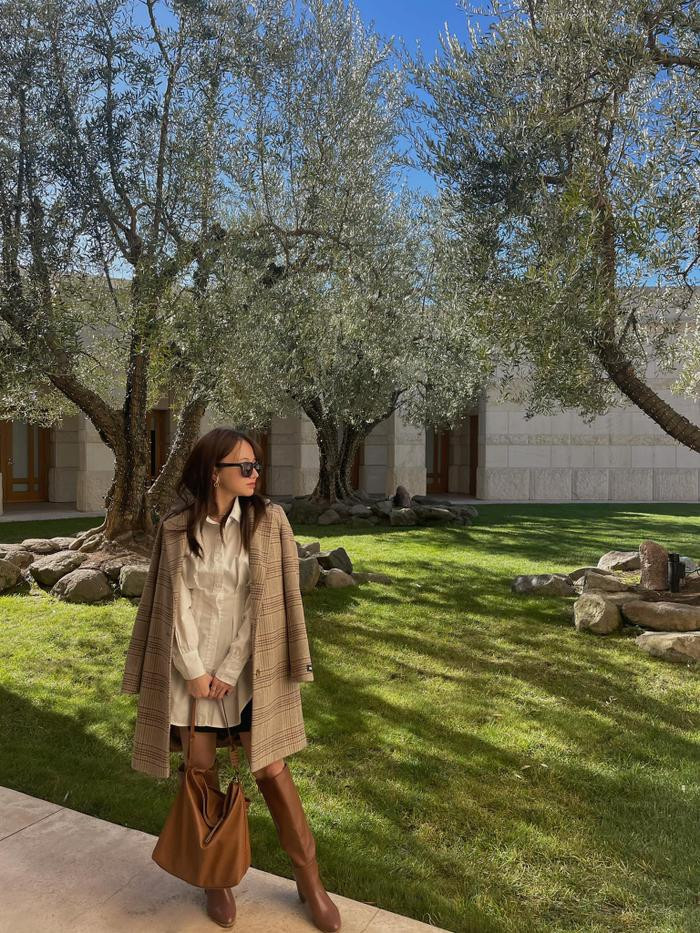 Xuân Nghi đã tốt nghiệp ngành Music Industry tại Đại học Southern California vào năm 2018. Về công việc hiện tại, cô đang tập trung vào sản xuất âm nhạc