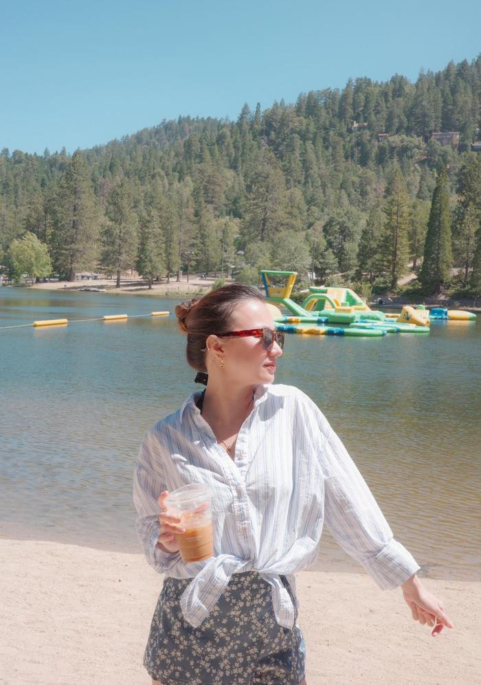 Xuân Nghi đặc biệt yêu thích đi du lịch, thưởng thức những loạt đồ uống khác nhau 