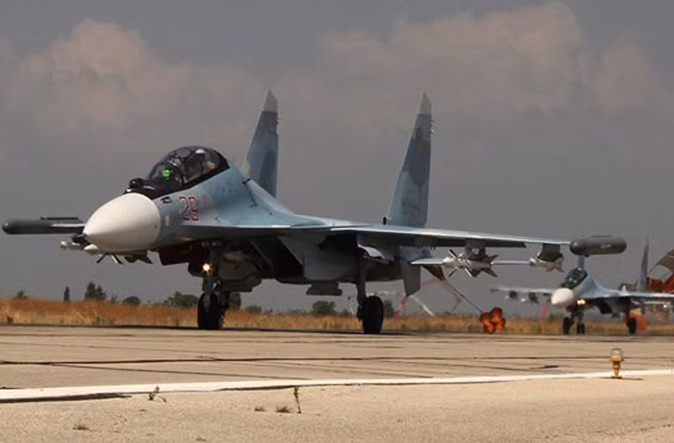 Vị trí tiếp theo là máy bay chiến đấu Su-30SM - biến thể nội địa phát triển cơ sở Su-30MKI và MKM được Nga bán cho Ấn Độ-Malaysia. Nó được trang bị hệ thống radar mạng pha bị động cự mạnh Bars-R có tầm trinh sát 300-400km, hệ thống động cơ có kiểm soát véc tơ lực đẩy…