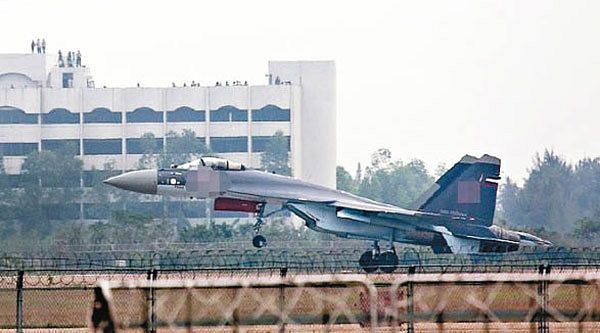 Ban đầu có thông tin cho rằng phi công điều khiển đã cố gắng đưa chiếc Su-35S trở lại không phận Trung Quốc nhưng không thành công.