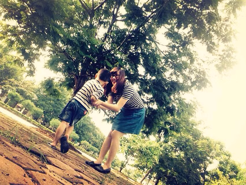 Mỗi chuyến đi đều là những trải nghiệm quý báu mà chị Phương muốn dành cho con. Qua đó, cậu bé cũng học hỏi được nhiều điều mới lạ trong cuộc sống.