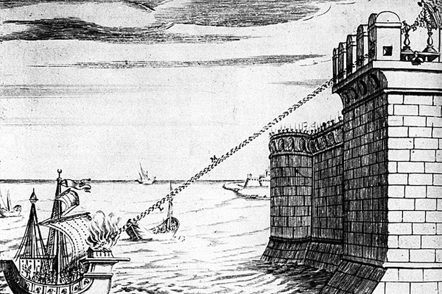 Gương hội tụ ánh sáng mặt trời: Từ năm 218 đến 202 TCN, người La Mã liên tục tấn công nhằm xâm chiếm thành Syracuse. Để bảo vệ thành, Acsimet được cho là đã phát minh ra một loại vũ khí kỳ lạ nhằm chống lại sự tấn công của các chiến thuyền La Mã: 'vũ khí tia nhiệt'. Theo đó, hàng loạt tấm gương sẽ được đặt ở các vị trí chiến lược nhằm hội tụ ánh sáng mặt trời vào một điểm trên thuyền gỗ của địch và thiêu rụi nó.