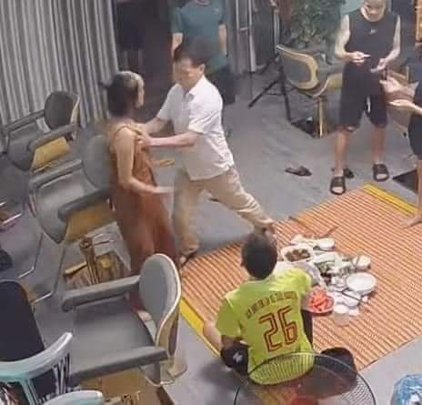 Pho cong an phuong danh tat co gai tai Cao Bang: Co tuoc danh hieu CAND?-Hinh-5