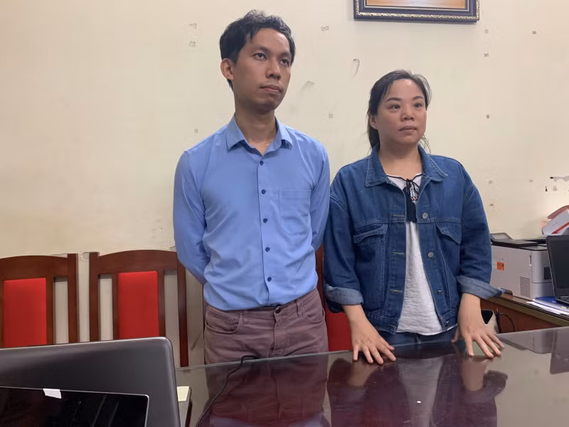 Duong day vay lai ‘cat co’ qua app, boi nho con no: “Ong trum” pham nhieu toi danh?