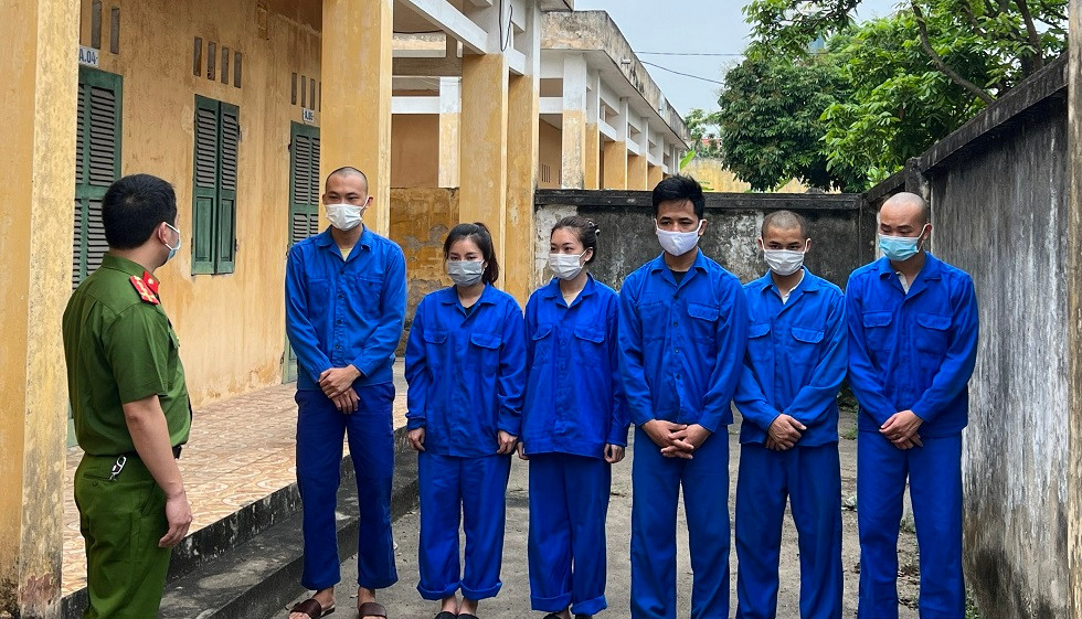 Duong day danh bac da cap: Thu doan thue xe sang G63, Porsche… du con bac-Hinh-2