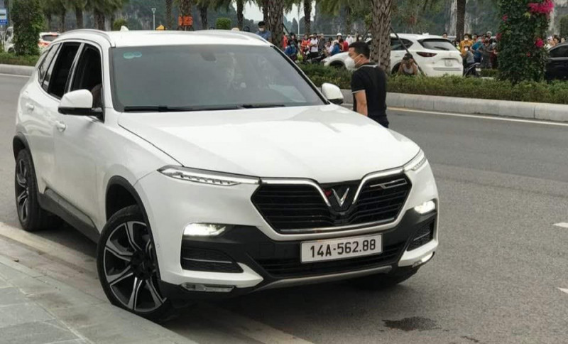 Nguồn gốc dàn xe sang vừa thu giữ của cựu Chủ tịch TP Hạ Long? Nguon goc dan xe sang vua thu giu cua cuu Chu tich TP Ha Long?