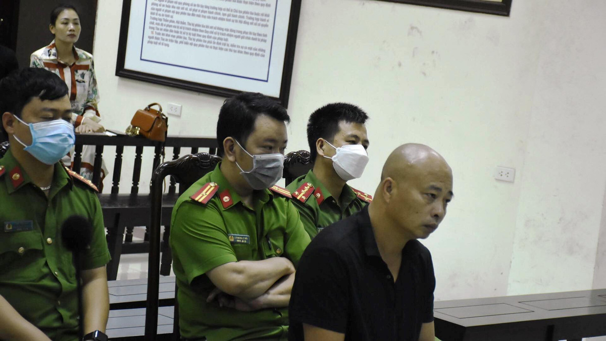 Tại phiên phúc thẩm, các bị hại vắng mặt dù được TAND cấp cao tại Hà Nội triệu tập, luật sư của các bị cáo đề nghị hoãn phiên toà. Tuy nhiên, đại diện Viện KSND cấp cao tại Hà Nội cho rằng, vụ án này có 25 bị hại, quá trình tố tụng, cơ quan điều tra đã lấy lời khai của các bị hại, đến nay, các bị hại chưa có quan điểm trái chiều với những gì họ đã trình bày với cơ quan điều tra nên phiên toà vẫn tiếp tục. Đại diện Viện KSND cấp cao tại Hà Nội cũng cho rằng, bản án của TAND tỉnh Thái Bình đưa ra là có cơ sở.