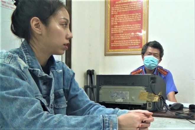 Tại cơ quan điều tra, Thái và Trang đã khai nhận toàn bộ hành vi đánh đập, hành hạ cháu A. Cả hai khai do cháu A. học kém, không ngoan nên đánh để cháu học tốt hơn, ngoan ngoãn hơn. Thực tế, hình ảnh camera ghi nhận Trang và Thái đánh cháu A. bất cứ lúc nào, kể cả ngoài thời gian học.