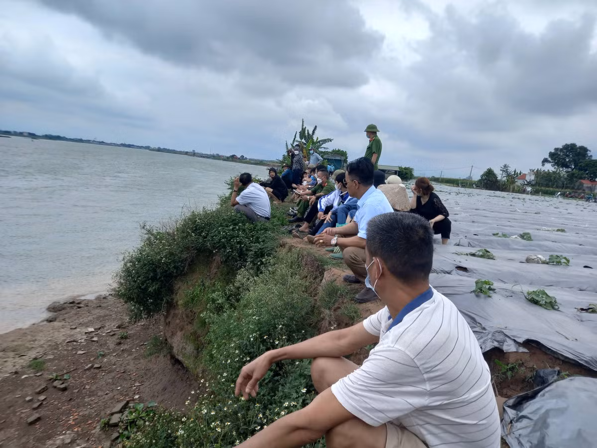 Được biết, gia đình chị Th. kinh tế ổn định, trước đó mọi người không phát hiện biểu hiện gì bất thường của chị Th. 