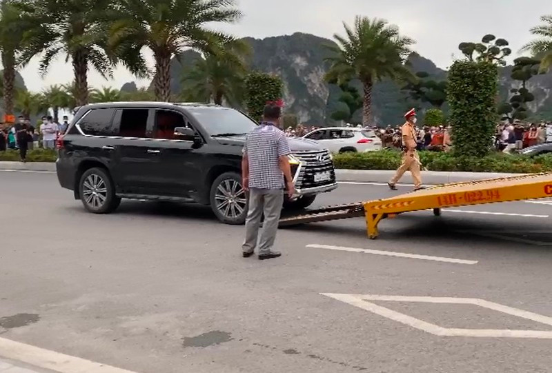 Nguyên tắc xử lý vật chứng vụ án hình sự được quy định của bộ luật tố tụng hình sự. Điều 89 Bộ luật Tố tụng hình sự 2015 quy định “vật chứng” là vật được dùng làm công cụ, phương tiện phạm tội, vật mang dấu vết tội phạm, vật là đối tượng của tội phạm, tiền hoặc vật khác có giá trị chứng minh tội phạm và người phạm tội hoặc có ý nghĩa trong việc giải quyết vụ án.