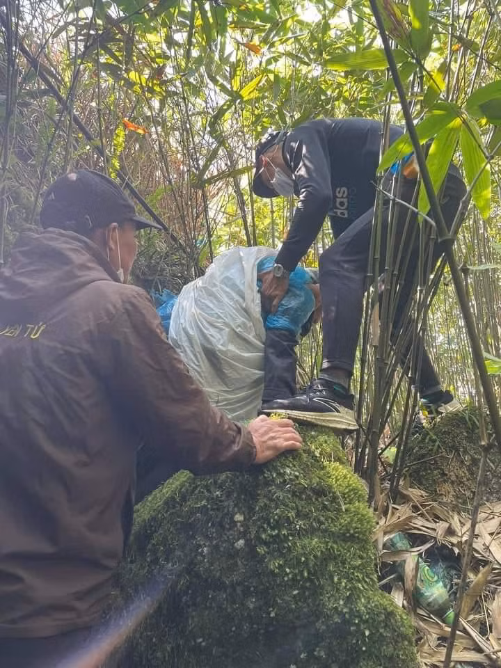 Ky tich: Duoc cuu sau 7 ngay roi xuong vuc khi di chua Yen Tu-Hinh-2