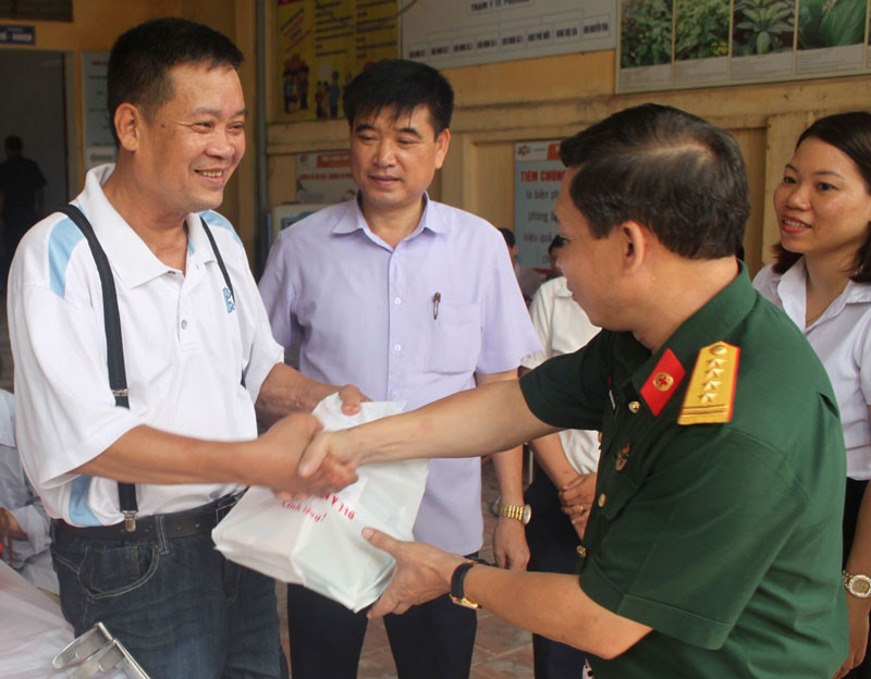 Quá trình công tác, năm 2012, ông Thanh được phong tặng danh hiệu “Thầy thuốc ưu tú”. Tháng 1/2015, ông Thanh được Hội đồng chức danh Giáo sư Nhà nước quyết định công nhận chức danh Phó Giáo sư.