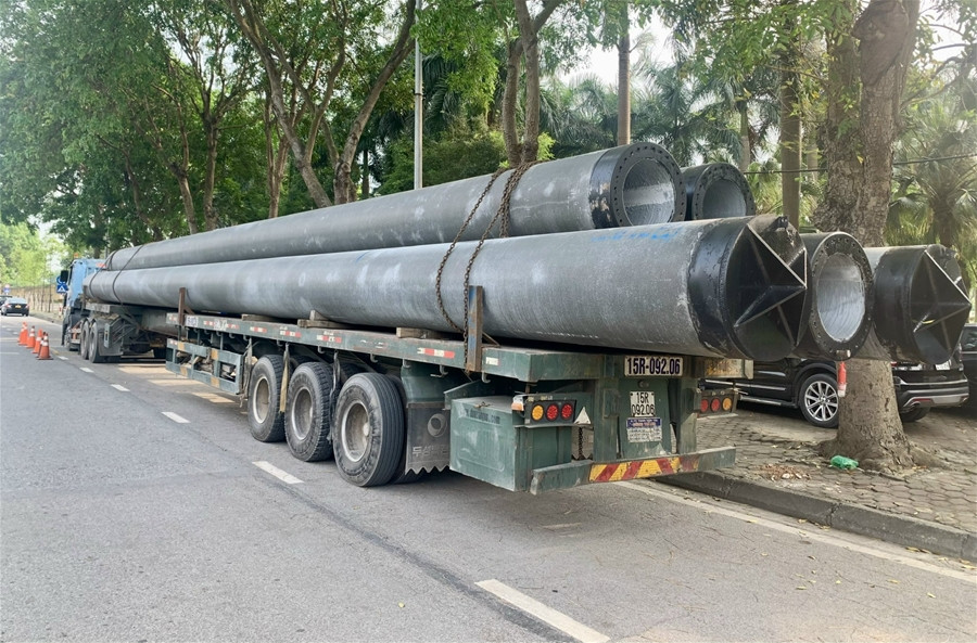 Hai Duong: Loi dung hoat dong dem toi, doan xe qua tai bi phat nang-Hinh-3