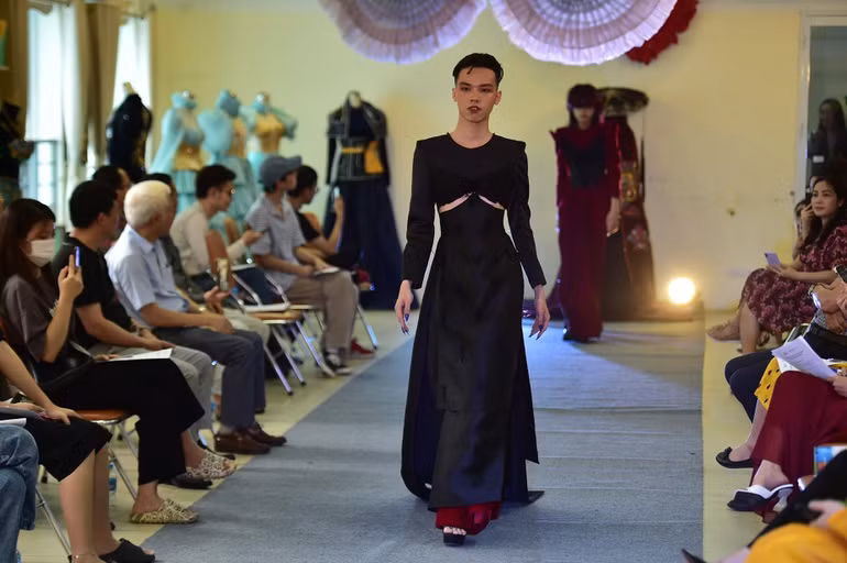 Man trinh dien thoi trang phi gioi tinh do SV Ha Noi thiet ke-Hinh-2