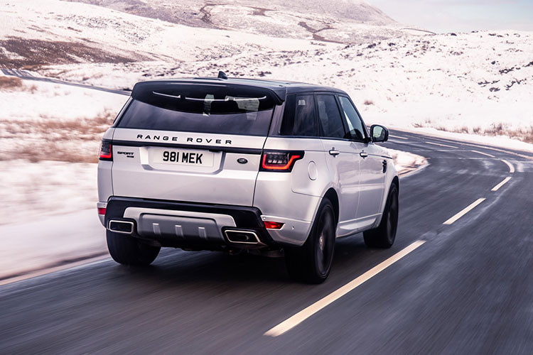 Cuối cùng, toàn bộ dòng Range Rover Sport 2019 mới tại Mỹ đều có hệ thống kiểm soát địa hình Terrain Response 2 và hộp phân phối 2 cấp.